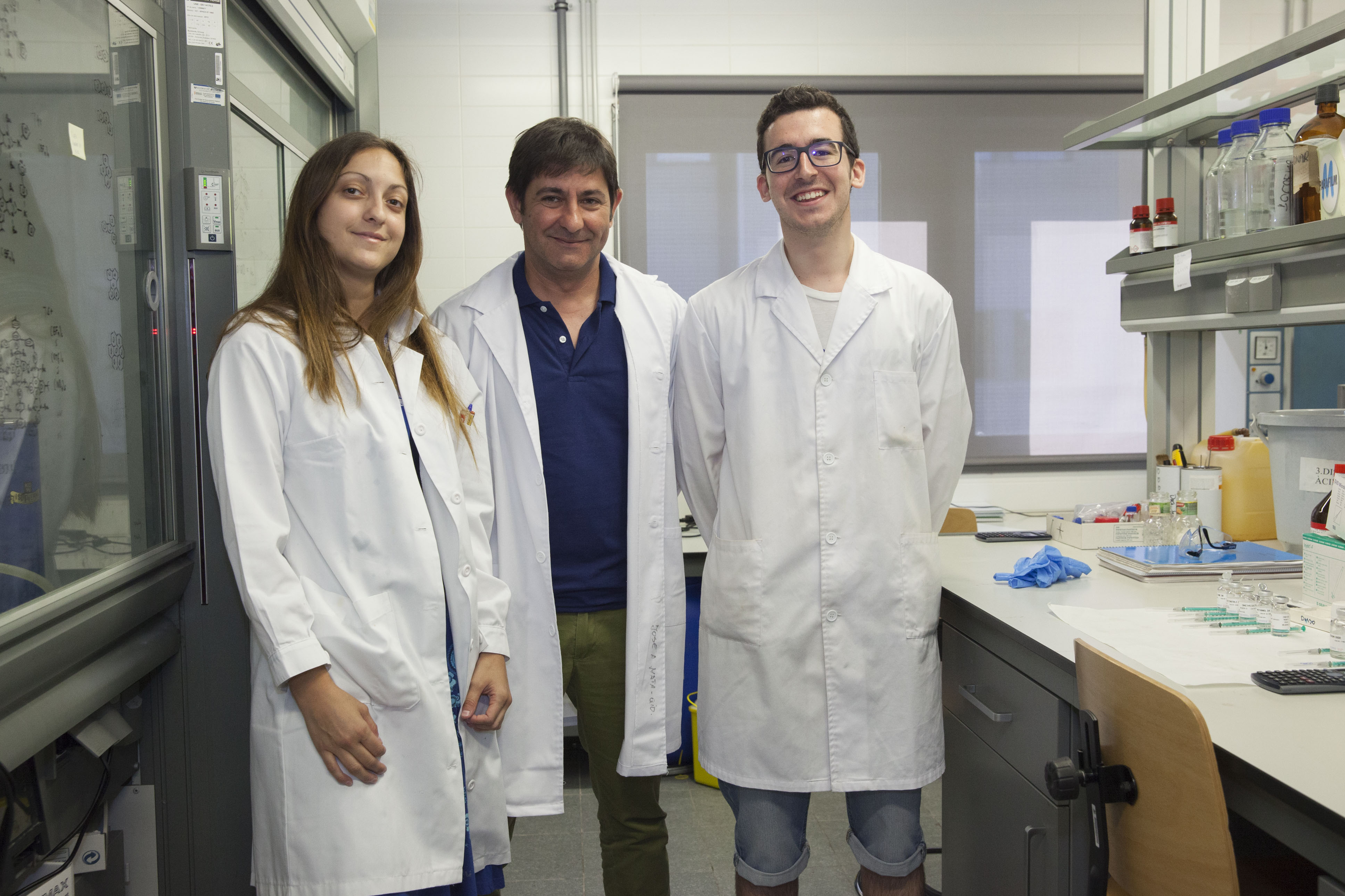 Investigadores del Proyecto en las instalaciones del INAM; Pilar Borja, Jose A. Mata y Andrés Mollar. (Foto Àlex Pérez) Investigadores del Proyecto en las instalaciones del INAM; Pilar Borja, Jose A. Mata y Andrés Mollar. (Foto Àlex Pérez)